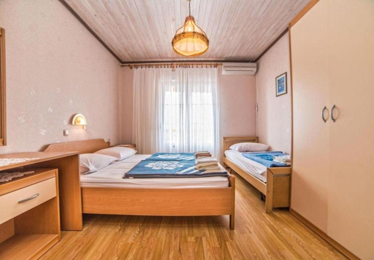 Apartments Dusa Banjol エクステリア 写真