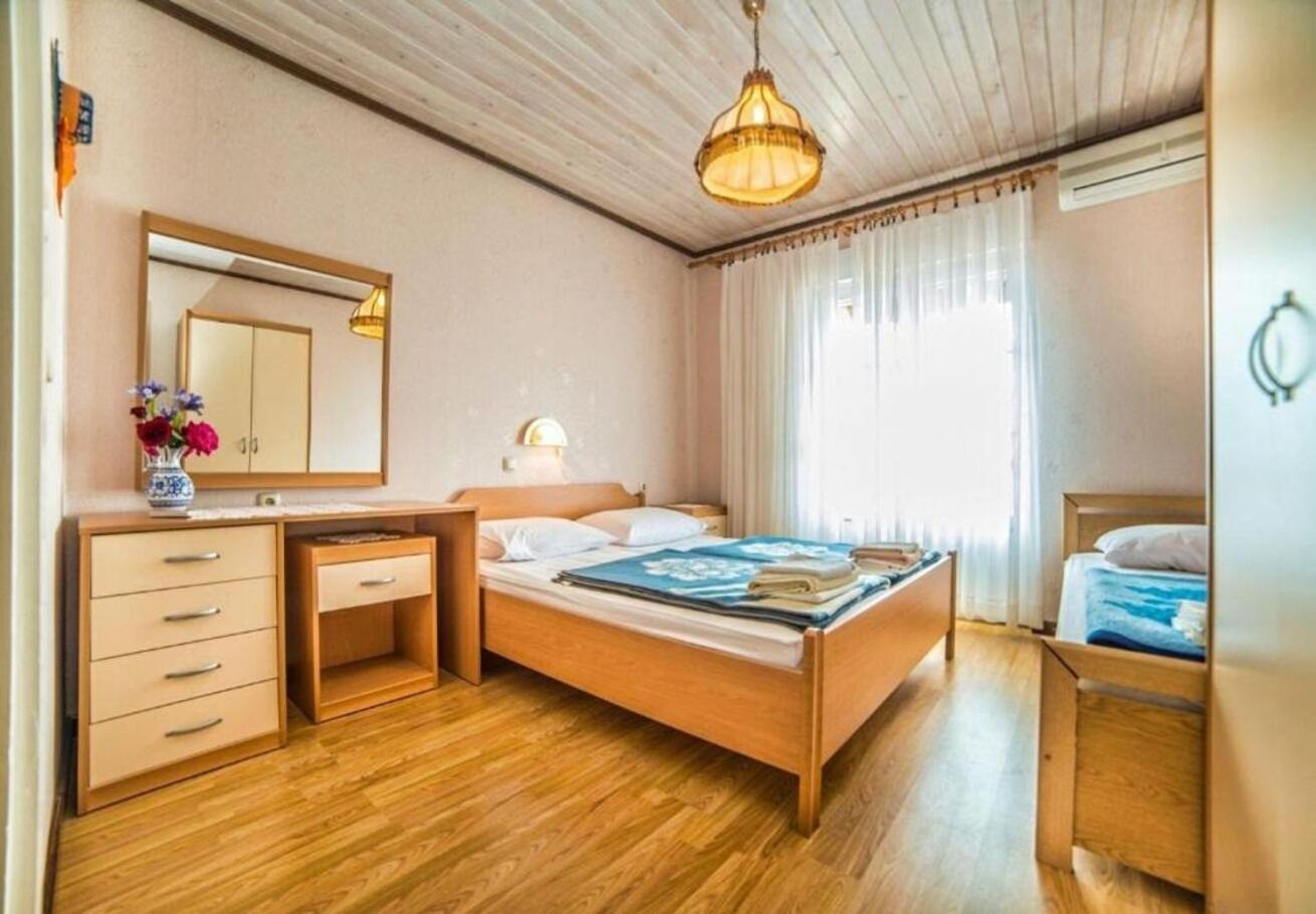 Apartments Dusa Banjol エクステリア 写真