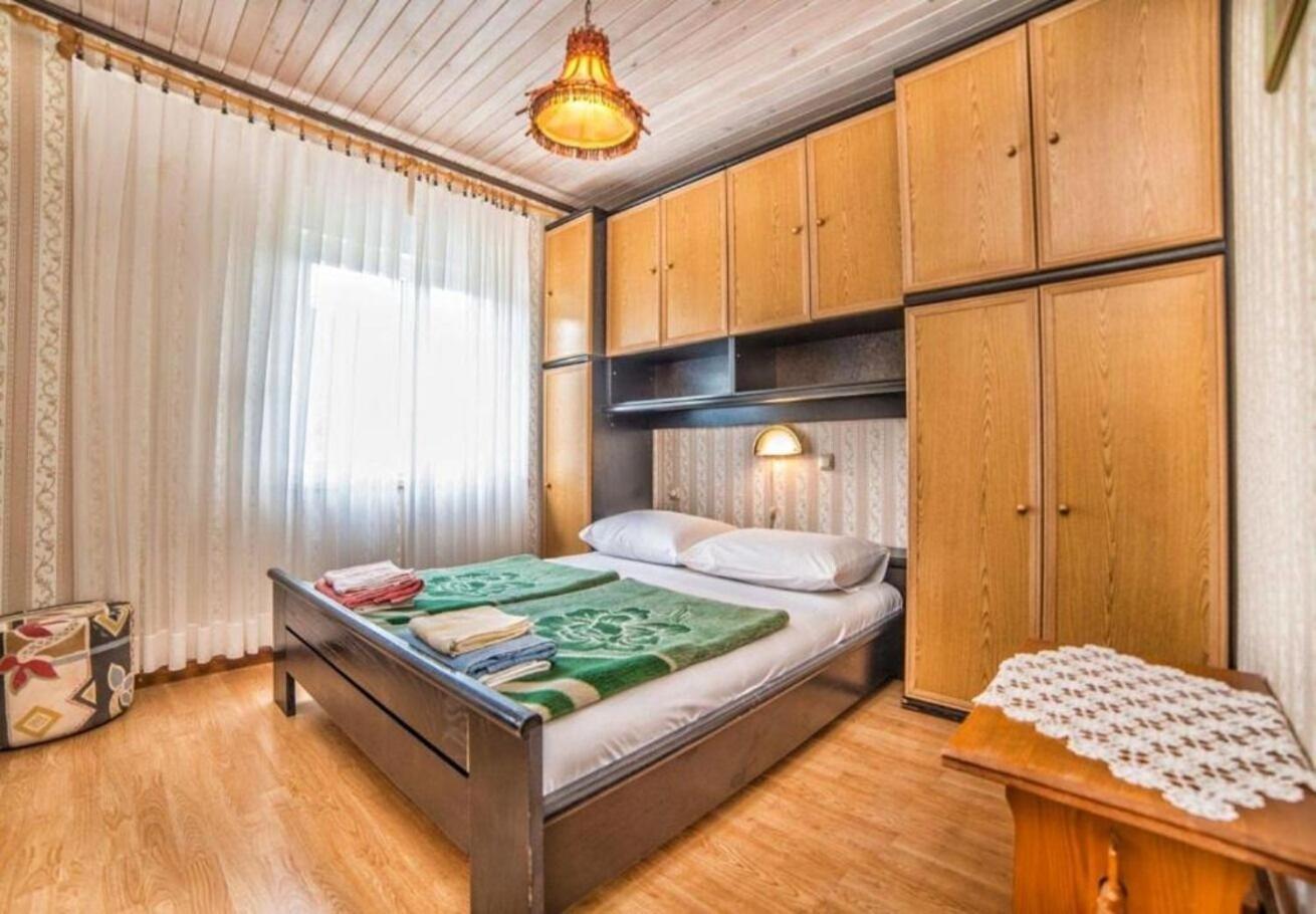 Apartments Dusa Banjol エクステリア 写真
